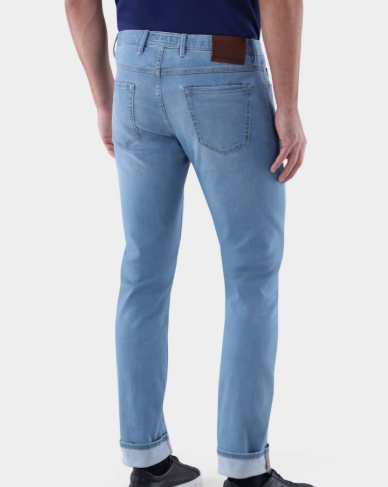 N&aring;r presisjon m&oslash;ter personlighet &ndash; van laack i en norsk garderobe